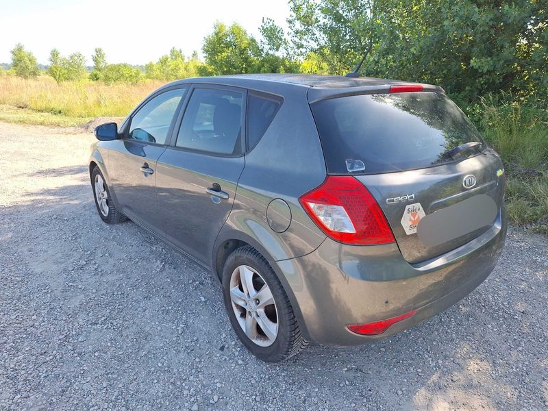 Kia cee'd 1.6 CRDi Active 2011 – снимка 3