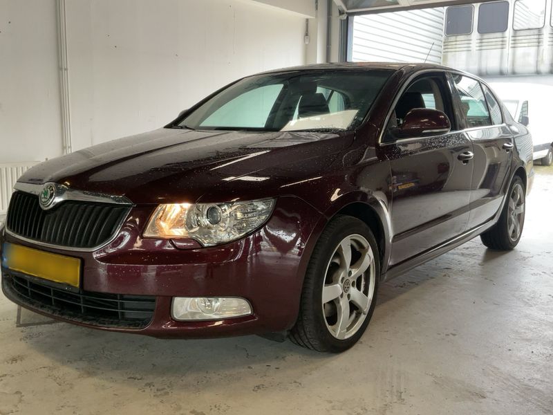 Skoda Superb 1.8 TSI Comfort 2009 – снимка 1