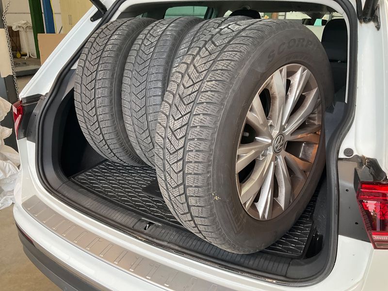 Volkswagen Tiguan 2.0 TSI 4Motion BlueMotion Tech 2020 – снимка 15