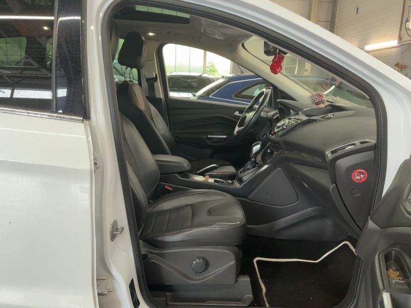Ford Kuga 2.0 TDCi Titanium 2015 – снимка 17