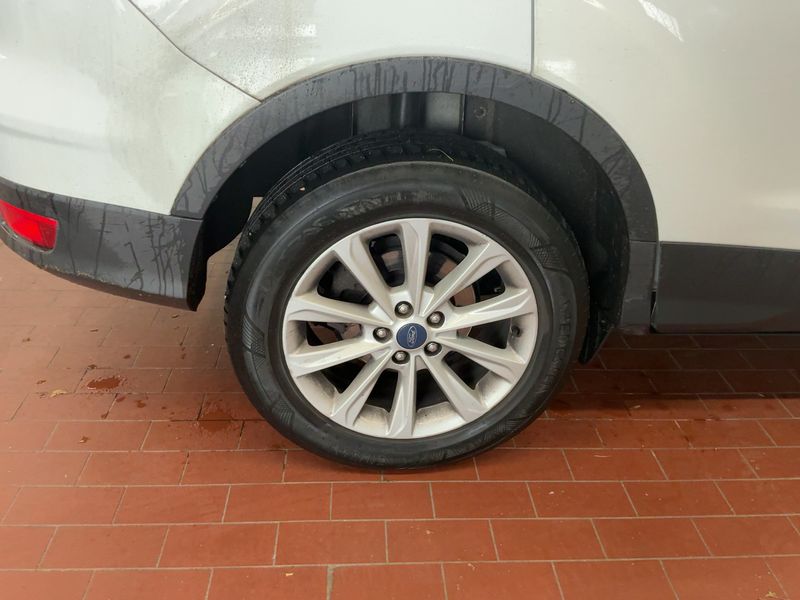 Ford Kuga 2.0 TDCi Titanium 2015 – снимка 9