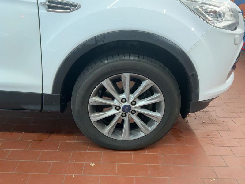 Ford Kuga 2.0 TDCi Titanium 2015 – снимка 11
