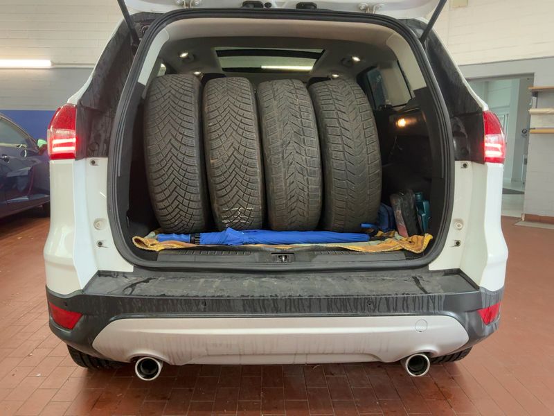 Ford Kuga 2.0 TDCi Titanium 2015 – снимка 16