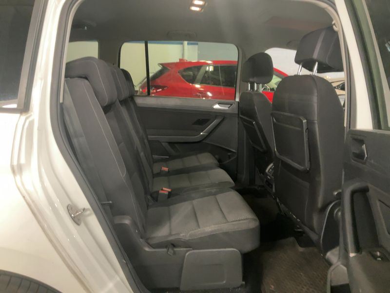 Volkswagen Touran 1.6 TDI Confortline Business BlueMotion Tech 2019 – снимка 19