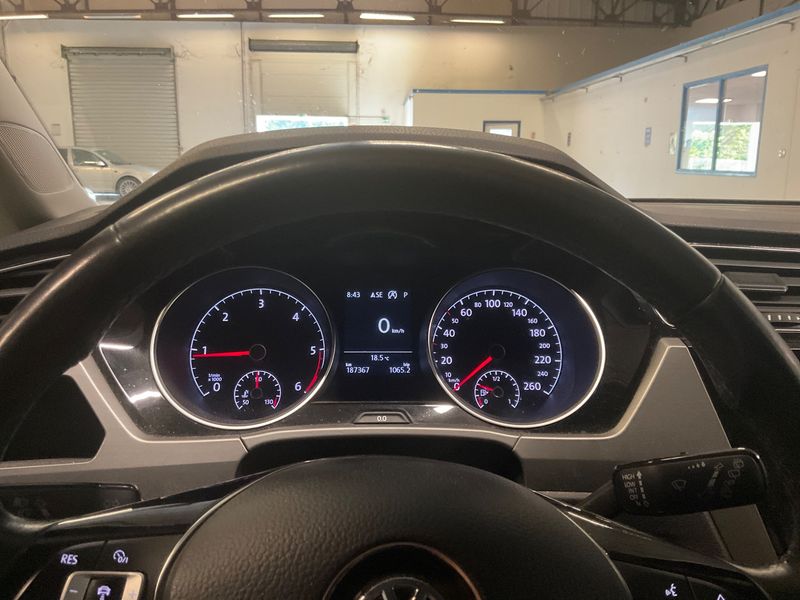 Volkswagen Touran 1.6 TDI Confortline Business BlueMotion Tech 2019 – снимка 18
