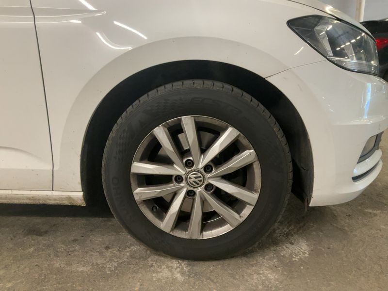 Volkswagen Touran 1.6 TDI Confortline Business BlueMotion Tech 2019 – снимка 11