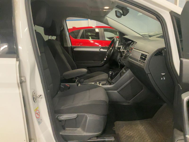 Volkswagen Touran 1.6 TDI Confortline Business BlueMotion Tech 2019 – снимка 16