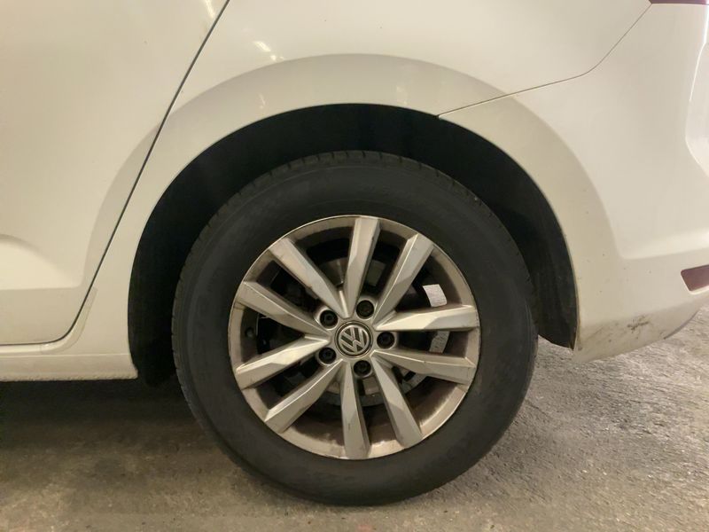 Volkswagen Touran 1.6 TDI Confortline Business BlueMotion Tech 2019 – снимка 5