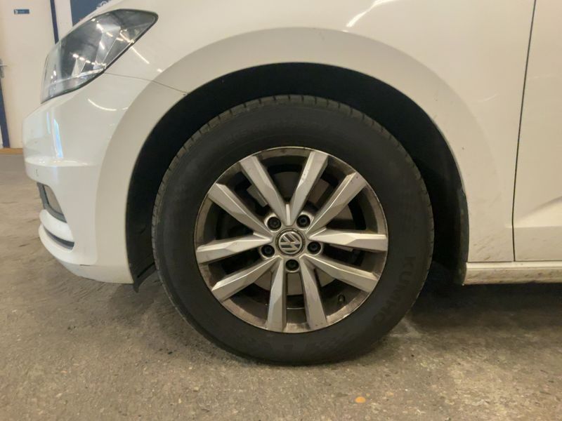 Volkswagen Touran 1.6 TDI Confortline Business BlueMotion Tech 2019 – снимка 3