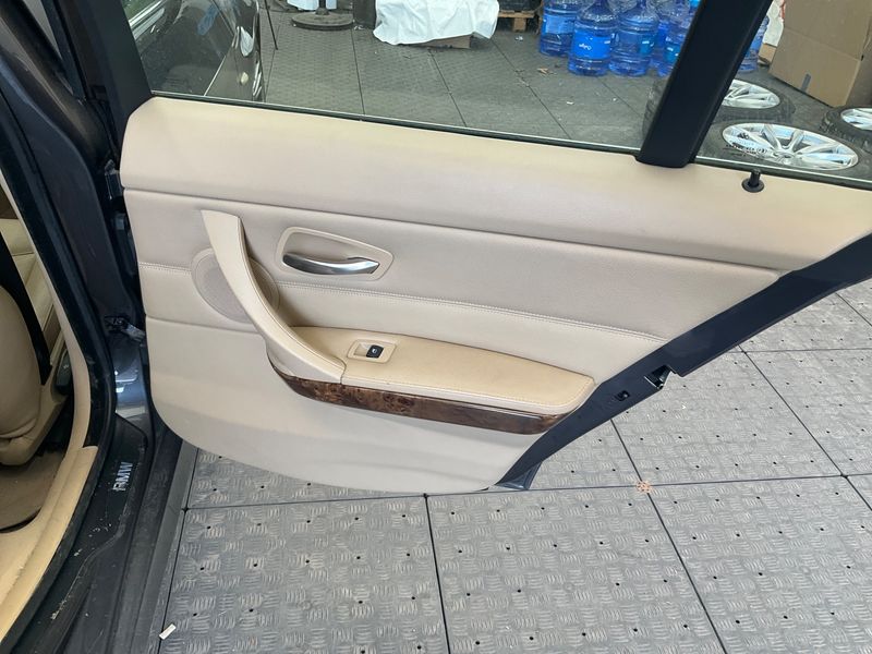BMW 3er 325i 2006 – снимка 36