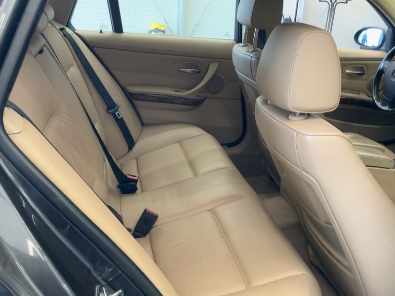 BMW 3er 325i 2006 – снимка 19
