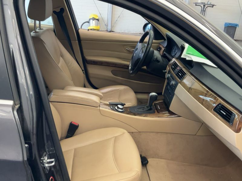 BMW 3er 325i 2006 – снимка 16