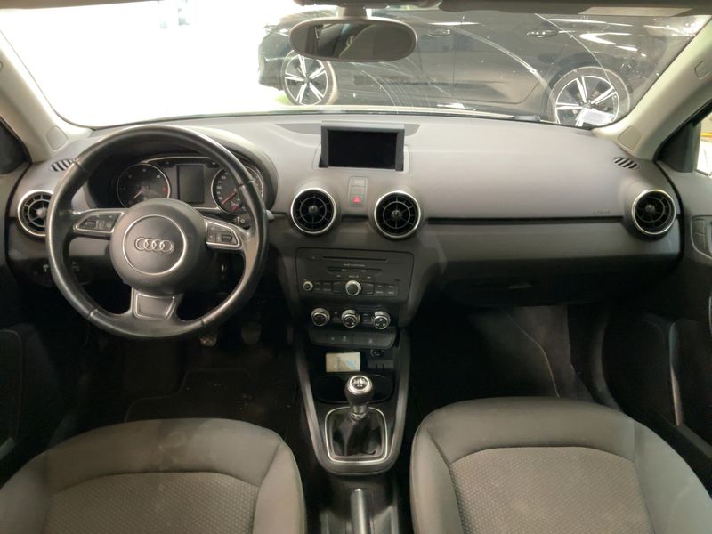 Audi A1 Sportback 1.6 TDI Attraction 2015 – снимка 17