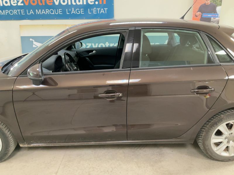 Audi A1 Sportback 1.6 TDI Attraction 2015 – снимка 4