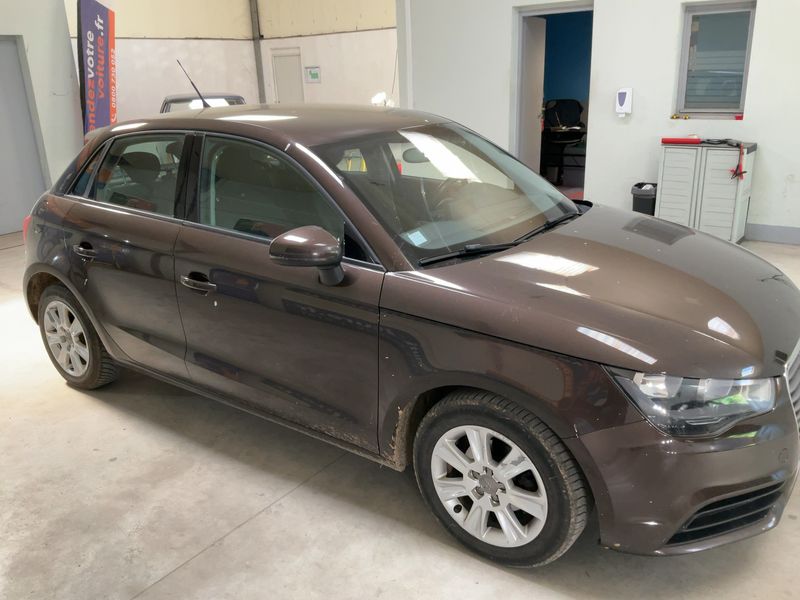 Audi A1 Sportback 1.6 TDI Attraction 2015 – снимка 12