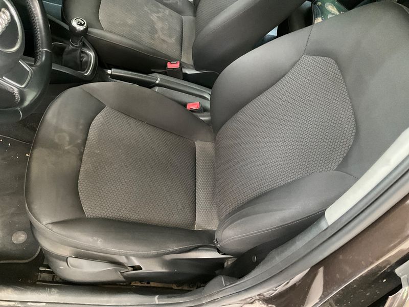 Audi A1 Sportback 1.6 TDI Attraction 2015 – снимка 26