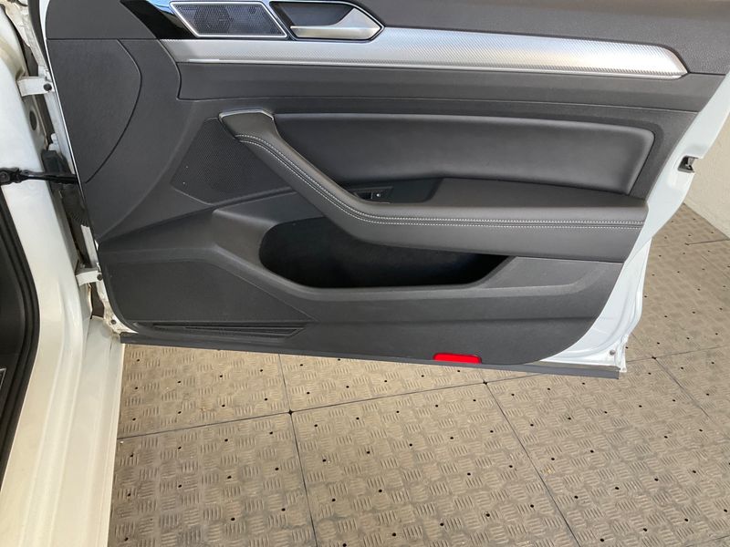 Volkswagen Passat 1.8 TSI Highline BlueMotion Tech 2016 – снимка 32