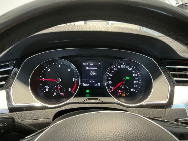 Volkswagen Passat 2.0 TDI Comfortline BlueMotion Tech 2017 – снимка 19