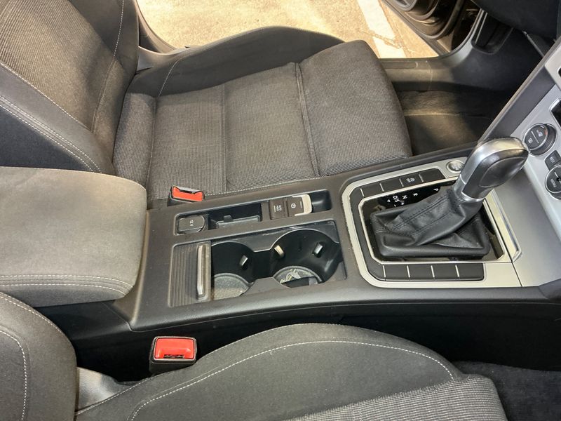 Volkswagen Passat 2.0 TDI Comfortline BlueMotion Tech 2017 – снимка 31