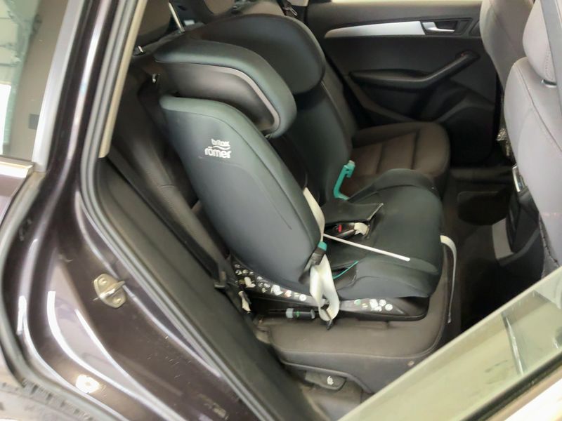 Audi Q5 2.0 TDI quattro 2011 – снимка 20