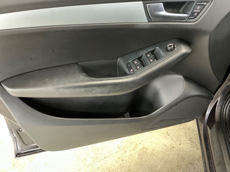 Audi Q5 2.0 TDI quattro 2011 – снимка 26