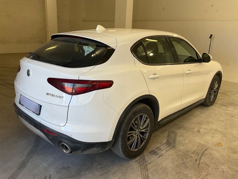 Alfa Romeo Stelvio 2.2 JTDM Super 2WD 2018 – снимка 8