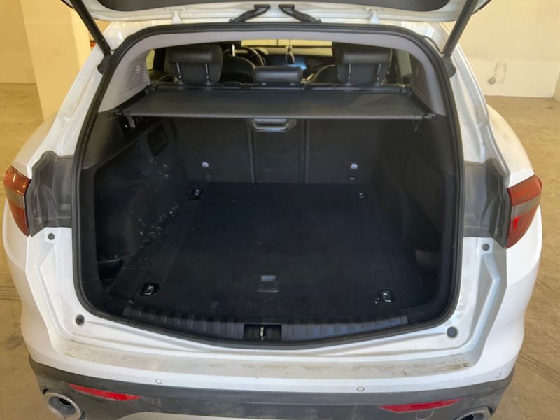 Alfa Romeo Stelvio 2.2 JTDM Super 2WD 2018 – снимка 15