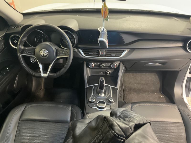 Alfa Romeo Stelvio 2.2 JTDM Super 2WD 2018 – снимка 17