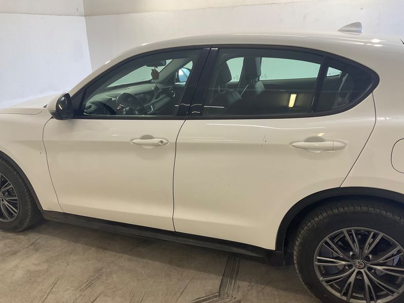 Alfa Romeo Stelvio 2.2 JTDM Super 2WD 2018 – снимка 4