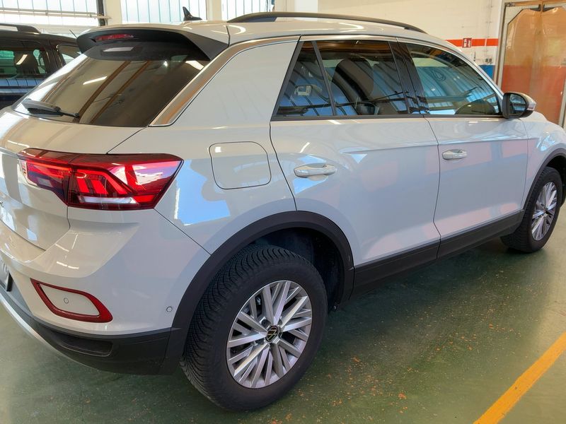 Volkswagen T-Roc 1.0 TSI Life 2022 – снимка 8