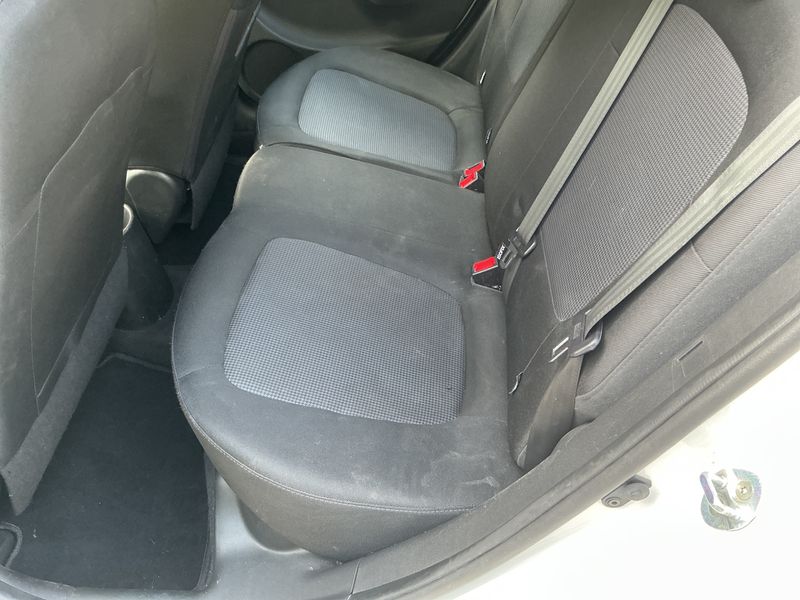 Hyundai i20 1.1 CRDi Style 2015 – снимка 39