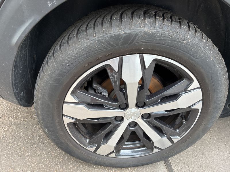 Peugeot 3008 1.2 PureTech Allure 2023 – снимка 21