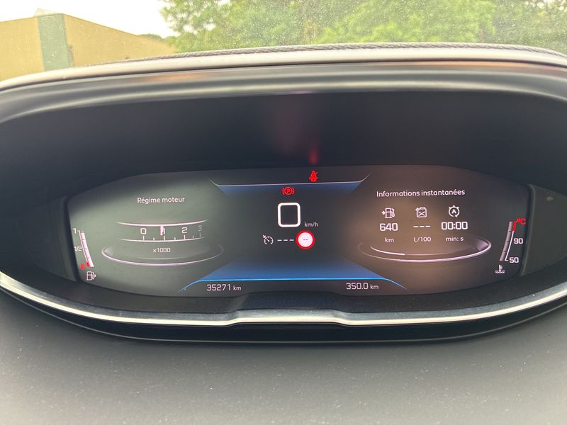 Peugeot 3008 1.2 PureTech Allure 2023 – снимка 12