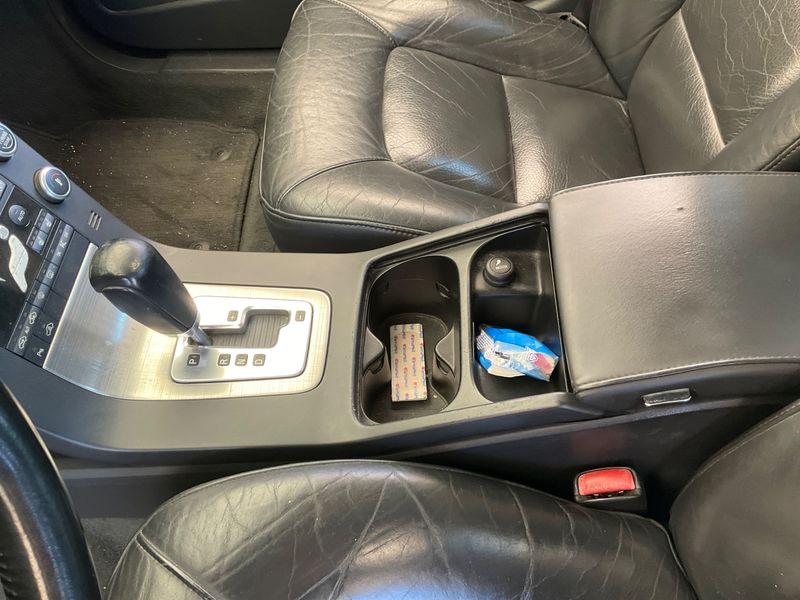 Volvo S80 2.4 D5 Momentum 2008 – снимка на щета