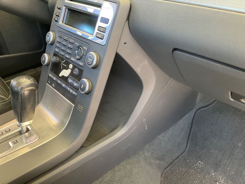 Volvo S80 2.4 D5 Momentum 2008 – снимка на щета