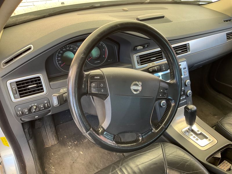 Volvo S80 2.4 D5 Momentum 2008 – снимка на щета