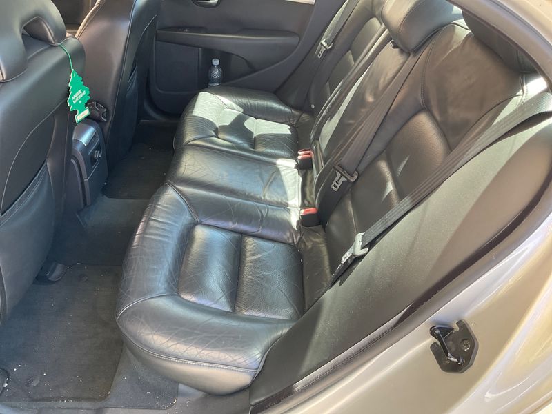 Volvo S80 2.4 D5 Momentum 2008 – снимка на щета