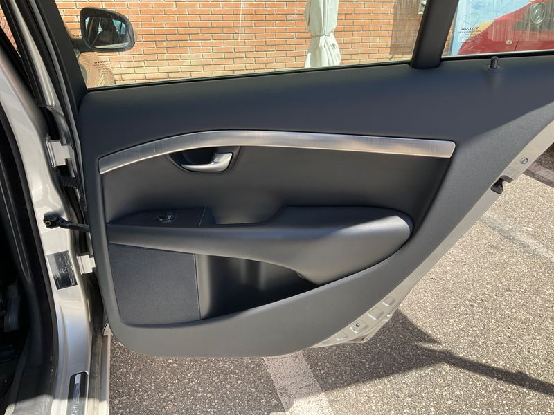 Volvo S80 2.4 D5 Momentum 2008 – снимка на щета