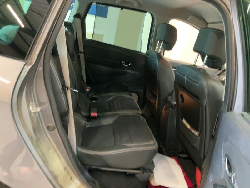 Renault Grand Scenic 1.6 dCi Energy Bose 2016 – снимка 19