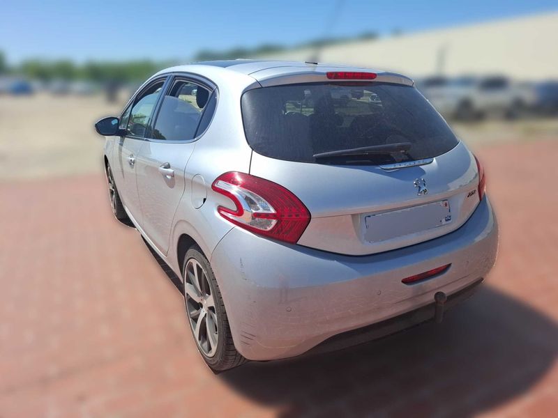 Peugeot 208 1.6 Féline 2014 – снимка 3