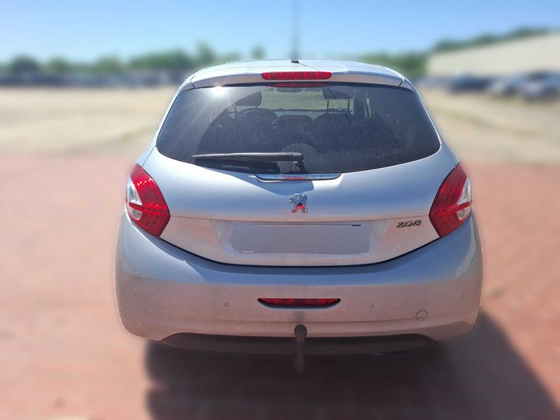 Peugeot 208 1.6 Féline 2014 – снимка 4