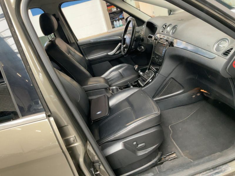 Ford S-Max 2.0 TDCi Titanium 2011 – снимка 17