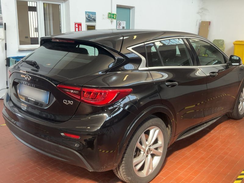 Infiniti Q30 1.5 Diesel 2018 – снимка 8