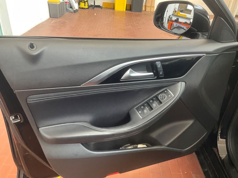 Infiniti Q30 1.5 Diesel 2018 – снимка 33