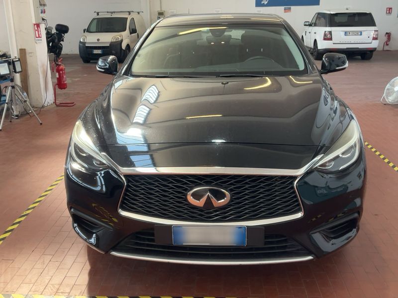 Infiniti Q30 1.5 Diesel 2018 – снимка 14