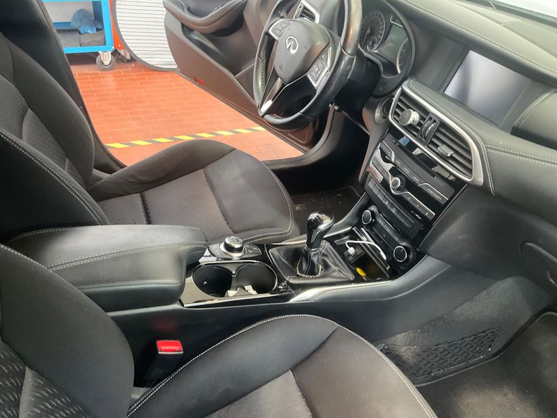 Infiniti Q30 1.5 Diesel 2018 – снимка 30