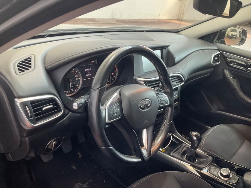 Infiniti Q30 1.5 Diesel 2018 – снимка 32