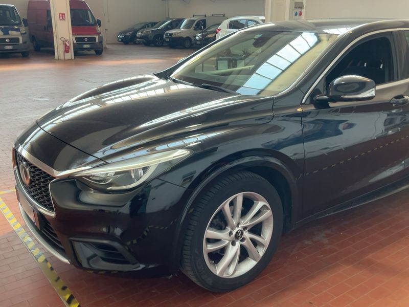 Infiniti Q30 1.5 Diesel 2018 – снимка 2