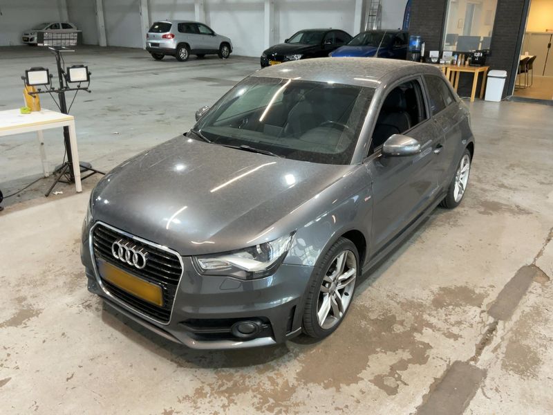 Audi A1 1.4 TFSI S line Sportpaket 2011 – снимка 1