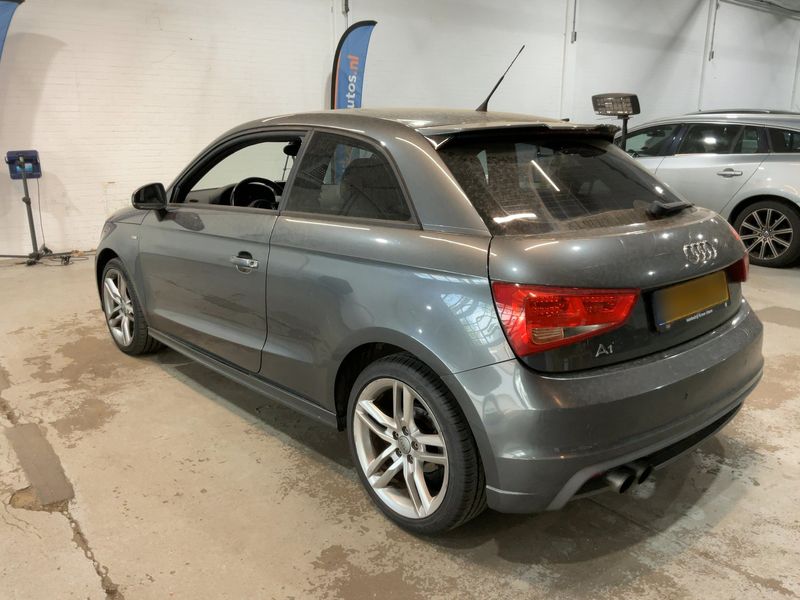 Audi A1 1.4 TFSI S line Sportpaket 2011 – снимка 6